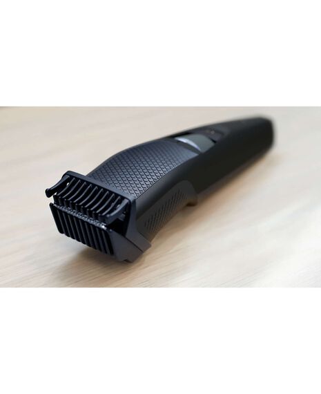 Series 3000 Beard Trimmer with Guide Combs and Travel Pouch